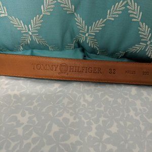 Wardrobe staple!! Tommy Hilfiger brwn leather belt
